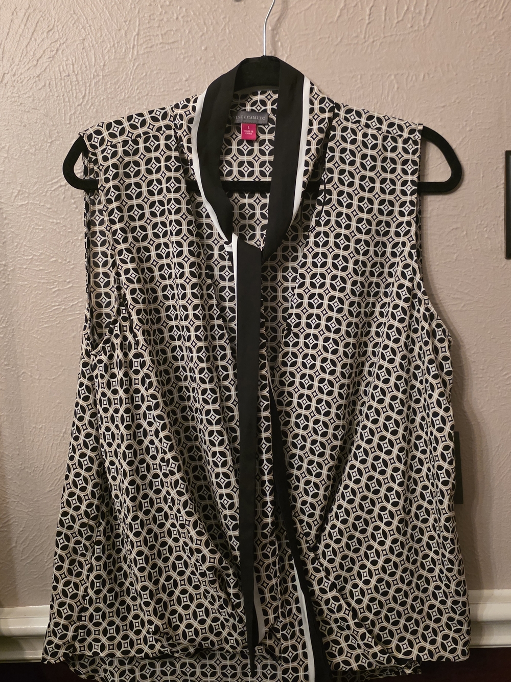 Vince Camuto Black & White Geometric Tie-Neck Sleeveless Top - Picture 1 of 4